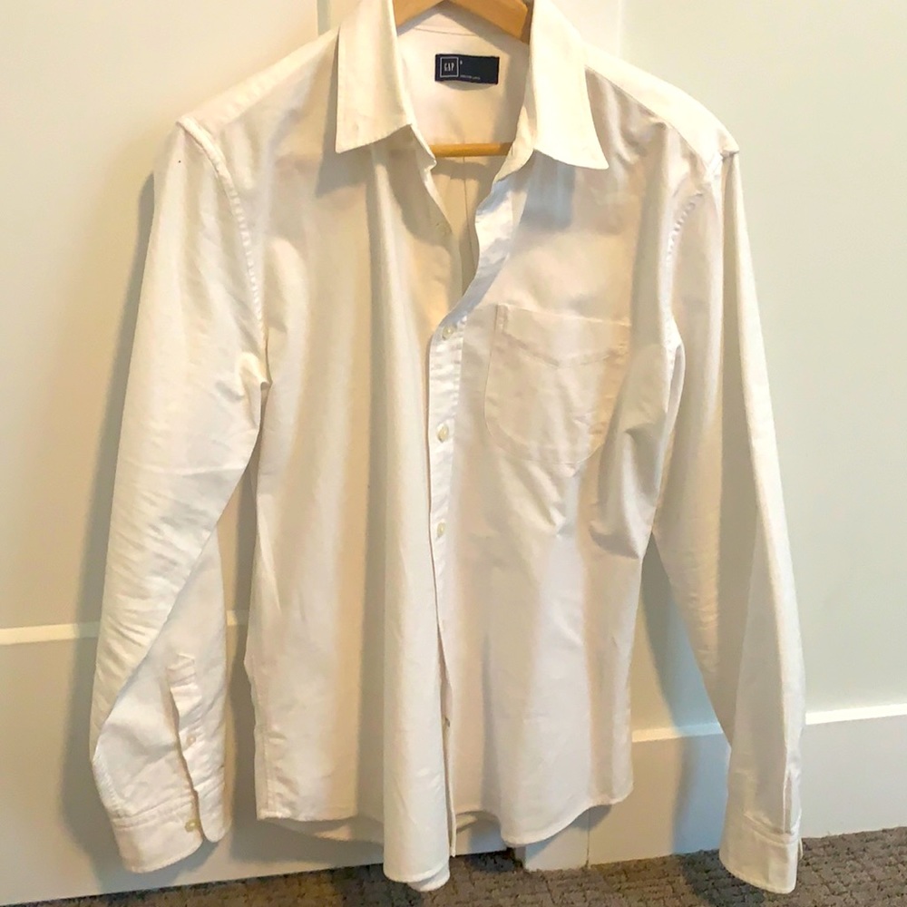 Gap shirt